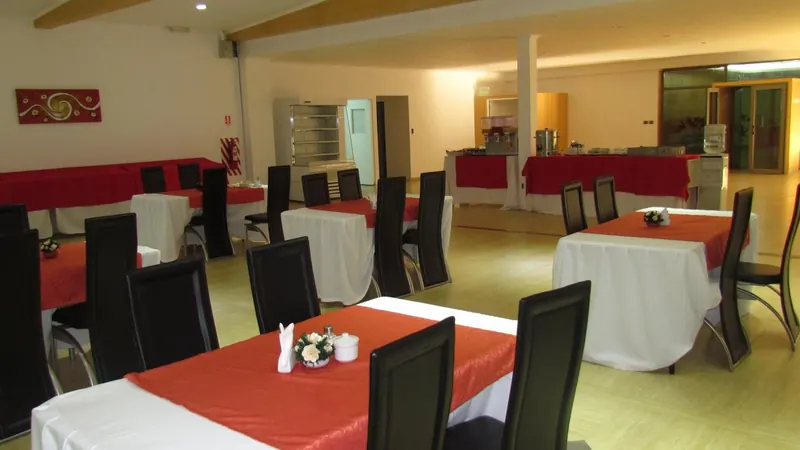 Salón de desayuno y restaurante del hotel
